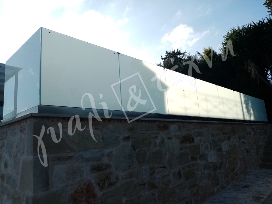 ΓΥΑΛΙΝΑ ΚΑΓΚΕΛΑ Γυάλινα κάγκελα,Χανιά,Κρήτη Ελλάδα,Γυάλινο κάγκελο στηθαία..