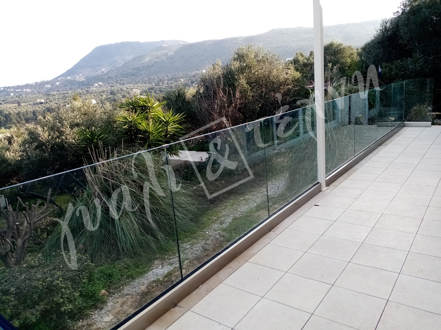 ΓΥΑΛΙΝΑ ΚΑΓΚΕΛΑ Γυάλινα κάγκελα,Χανιά,Κρήτη Ελλάδα,Γυάλινο κάγκελο στηθαία..