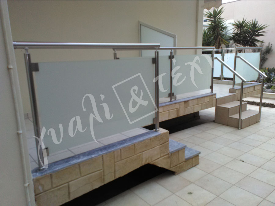 ΓΥΑΛΙΝΑ ΚΑΓΚΕΛΑ Γυάλινα κάγκελα,Χανιά,Κρήτη Ελλάδα,Γυάλινο κάγκελο στηθαία..