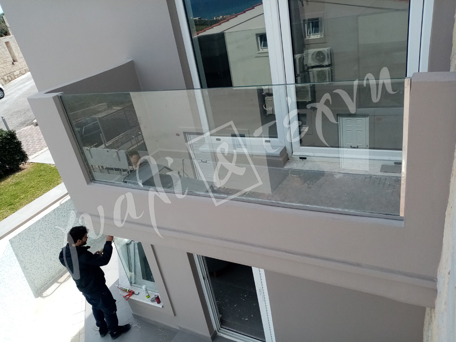 ΓΥΑΛΙΝΑ ΚΑΓΚΕΛΑ Γυάλινα κάγκελα,Χανιά,Κρήτη Ελλάδα,Γυάλινο κάγκελο στηθαία..