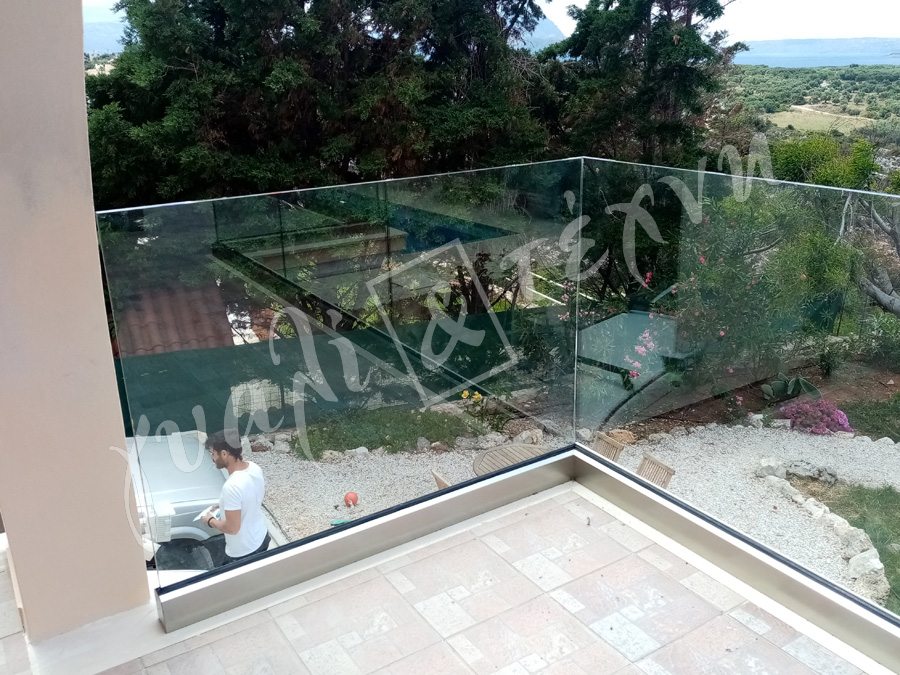 ΓΥΑΛΙΝΑ ΚΑΓΚΕΛΑ Γυάλινα κάγκελα,Χανιά,Κρήτη Ελλάδα,Γυάλινο κάγκελο στηθαία..