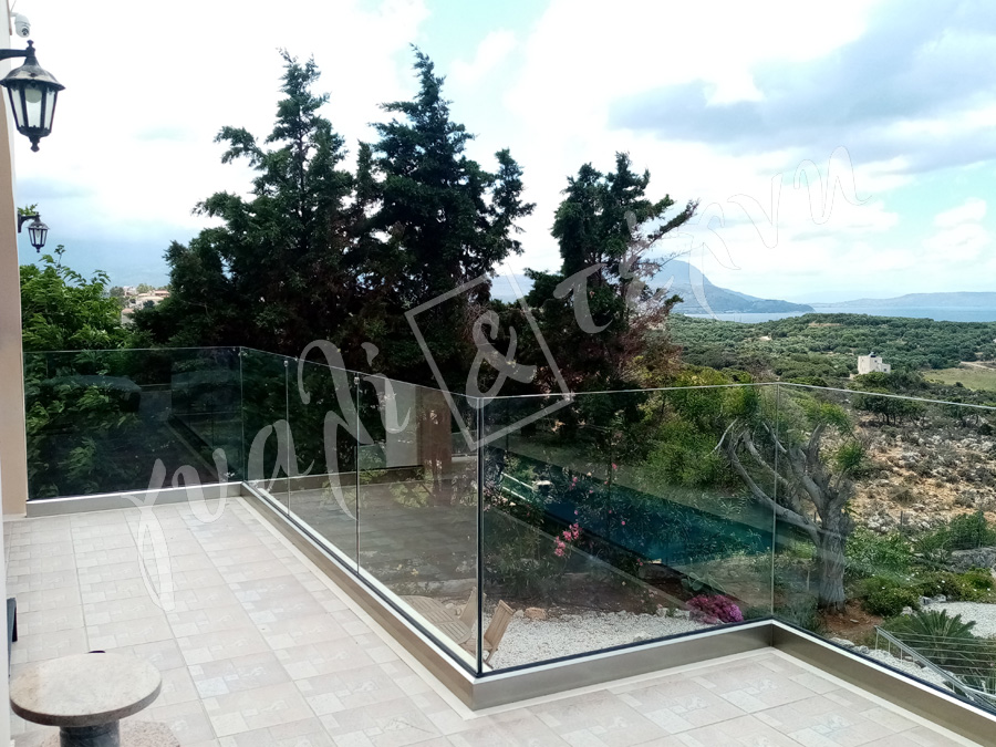 ΓΥΑΛΙΝΑ ΚΑΓΚΕΛΑ Γυάλινα κάγκελα,Χανιά,Κρήτη Ελλάδα,Γυάλινο κάγκελο στηθαία..