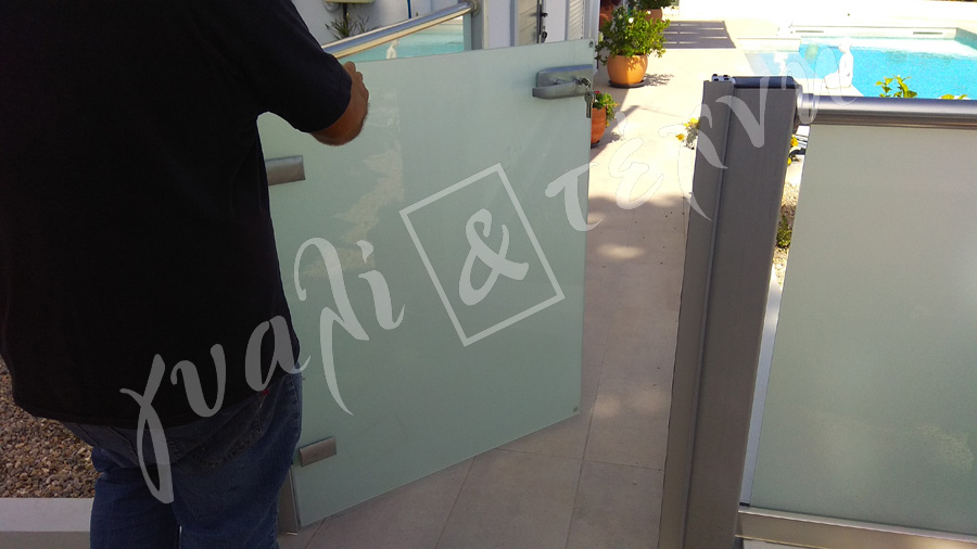 ΓΥΑΛΙΝΑ ΚΑΓΚΕΛΑ Γυάλινα κάγκελα,Χανιά,Κρήτη Ελλάδα,Γυάλινο κάγκελο στηθαία..