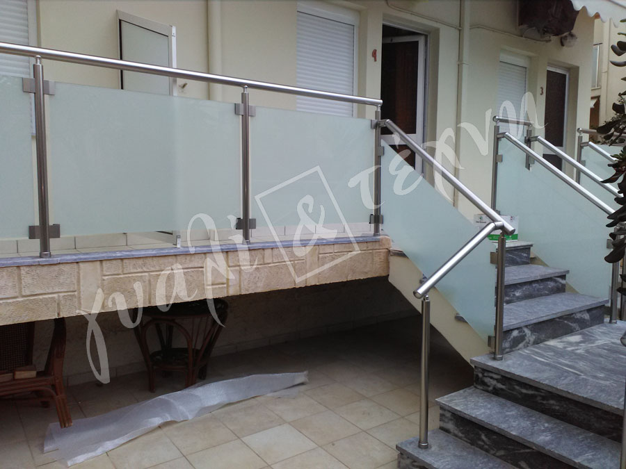 ΓΥΑΛΙΝΑ ΚΑΓΚΕΛΑ Γυάλινα κάγκελα,Χανιά,Κρήτη Ελλάδα,Γυάλινο κάγκελο στηθαία..