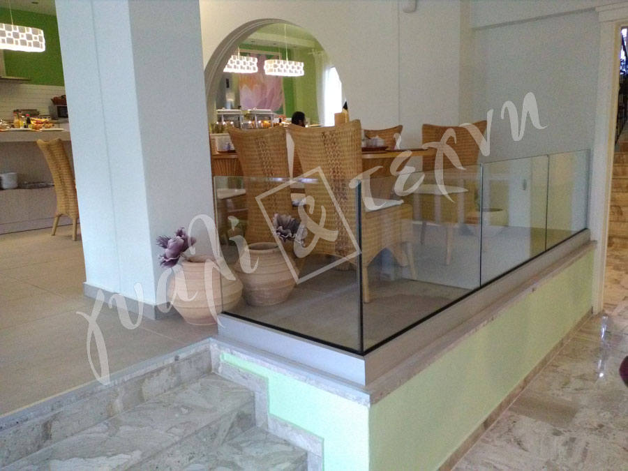 ΓΥΑΛΙΝΑ ΚΑΓΚΕΛΑ Γυάλινα κάγκελα,Χανιά,Κρήτη Ελλάδα,Γυάλινο κάγκελο στηθαία..