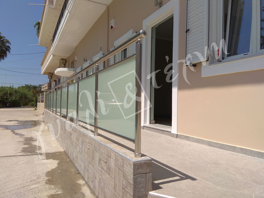 ΓΥΑΛΙΝΑ ΚΑΓΚΕΛΑ Γυάλινα κάγκελα,Χανιά,Κρήτη Ελλάδα,Γυάλινο κάγκελο στηθαία..