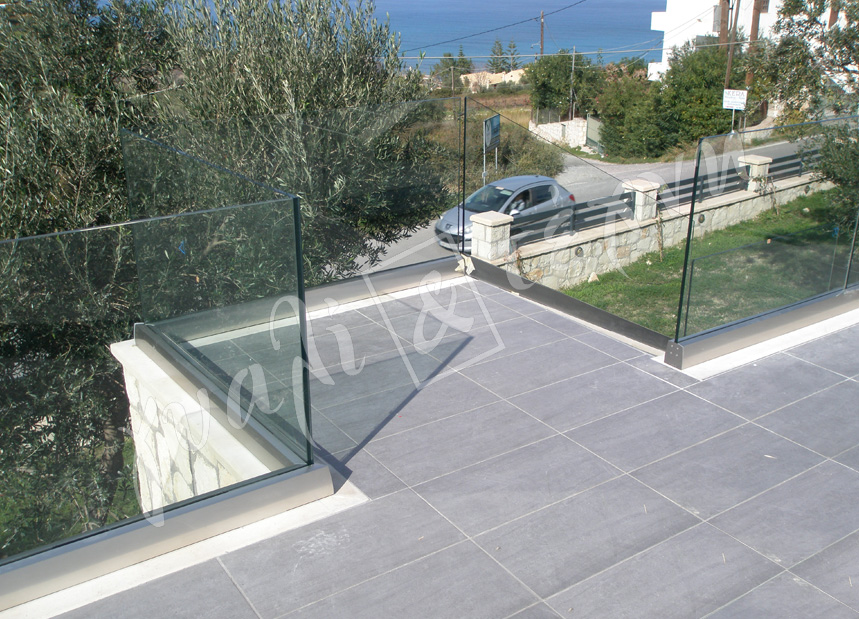 ΓΥΑΛΙΝΑ ΚΑΓΚΕΛΑ Γυάλινα κάγκελα,Χανιά,Κρήτη Ελλάδα,Γυάλινο κάγκελο στηθαία..