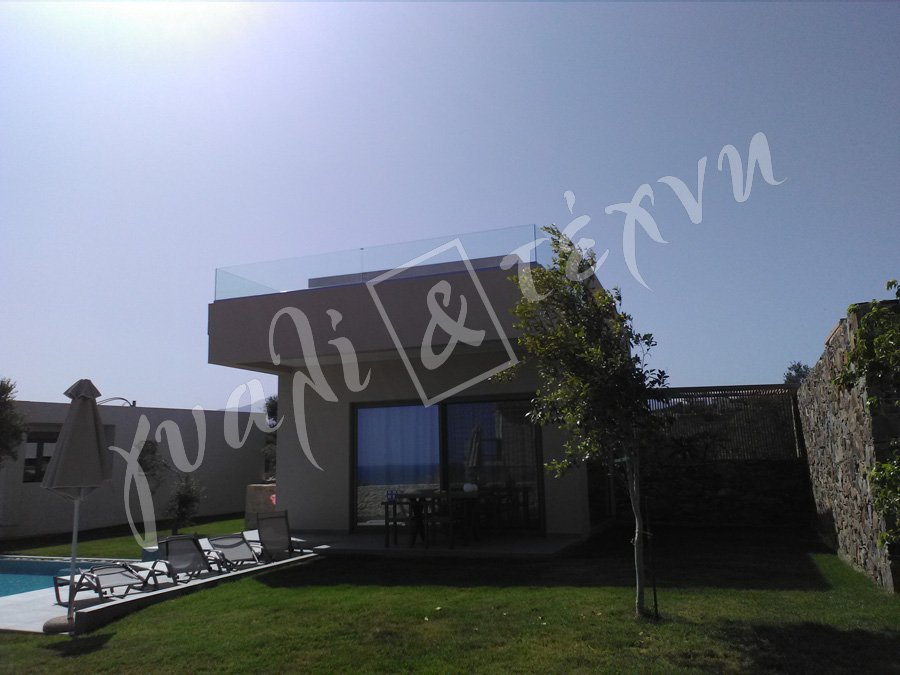 ΓΥΑΛΙΝΑ ΚΑΓΚΕΛΑ Γυάλινα κάγκελα,Χανιά,Κρήτη Ελλάδα,Γυάλινο κάγκελο στηθαία..