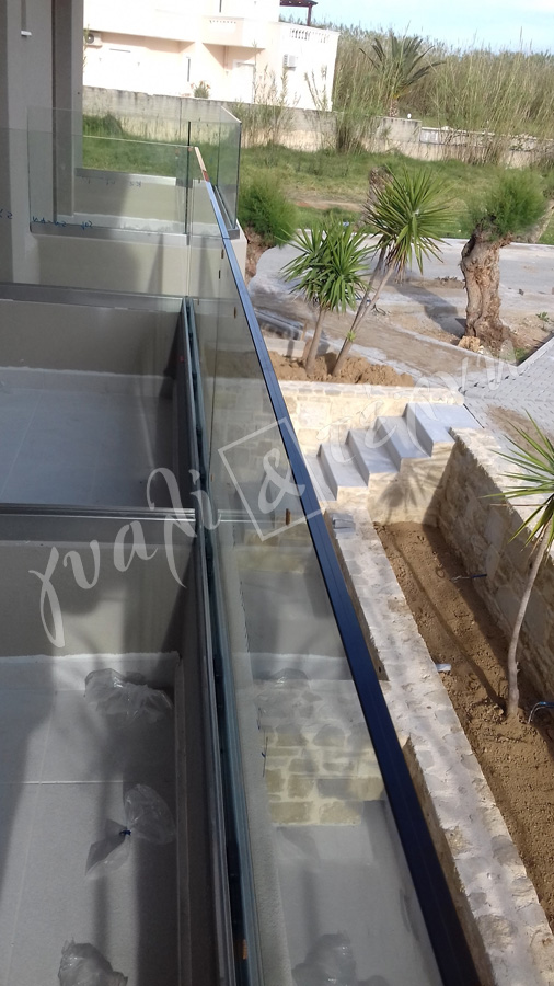 ΓΥΑΛΙΝΑ ΚΑΓΚΕΛΑ Γυάλινα κάγκελα,Χανιά,Κρήτη Ελλάδα,Γυάλινο κάγκελο στηθαία..