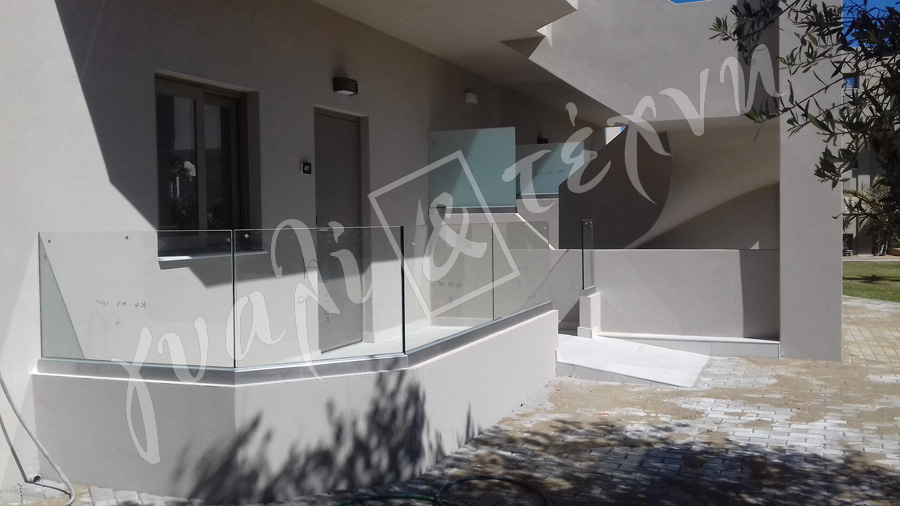 ΓΥΑΛΙΝΑ ΚΑΓΚΕΛΑ Γυάλινα κάγκελα,Χανιά,Κρήτη Ελλάδα,Γυάλινο κάγκελο στηθαία..