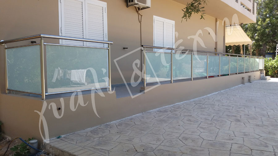 ΓΥΑΛΙΝΑ ΚΑΓΚΕΛΑ Γυάλινα κάγκελα,Χανιά,Κρήτη Ελλάδα,Γυάλινο κάγκελο στηθαία..