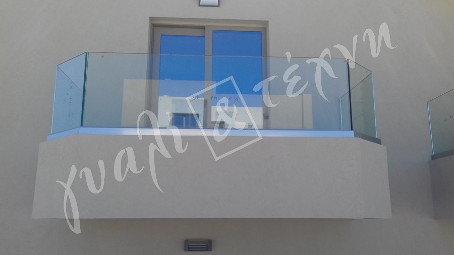 ΓΥΑΛΙΝΑ ΚΑΓΚΕΛΑ Γυάλινα κάγκελα,Χανιά,Κρήτη Ελλάδα,Γυάλινο κάγκελο στηθαία..