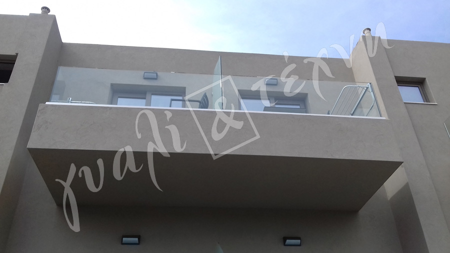 ΓΥΑΛΙΝΑ ΚΑΓΚΕΛΑ Γυάλινα κάγκελα,Χανιά,Κρήτη Ελλάδα,Γυάλινο κάγκελο στηθαία..