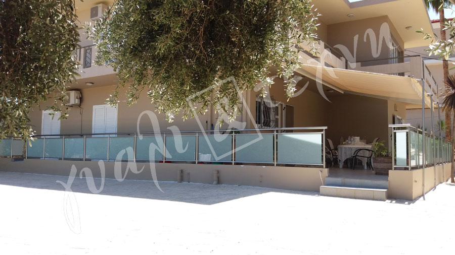 ΓΥΑΛΙΝΑ ΚΑΓΚΕΛΑ Γυάλινα κάγκελα,Χανιά,Κρήτη Ελλάδα,Γυάλινο κάγκελο στηθαία..