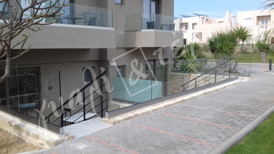 ΓΥΑΛΙΝΑ ΚΑΓΚΕΛΑ Γυάλινα κάγκελα,Χανιά,Κρήτη Ελλάδα,Γυάλινο κάγκελο στηθαία..