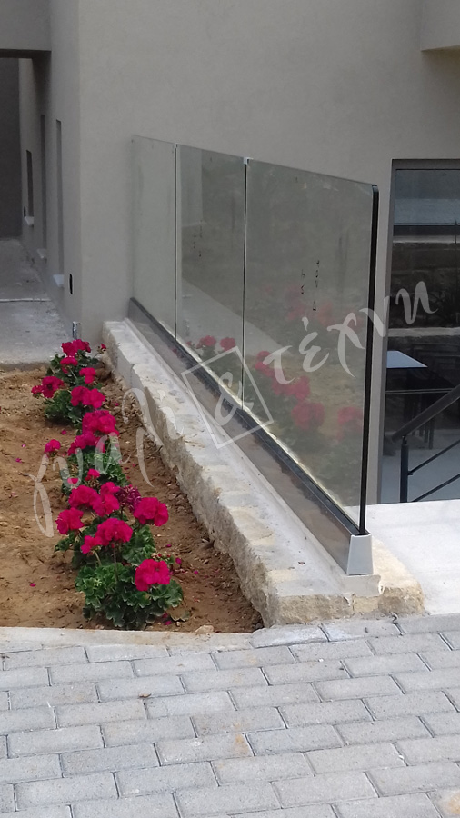 ΓΥΑΛΙΝΑ ΚΑΓΚΕΛΑ Γυάλινα κάγκελα,Χανιά,Κρήτη Ελλάδα,Γυάλινο κάγκελο στηθαία..