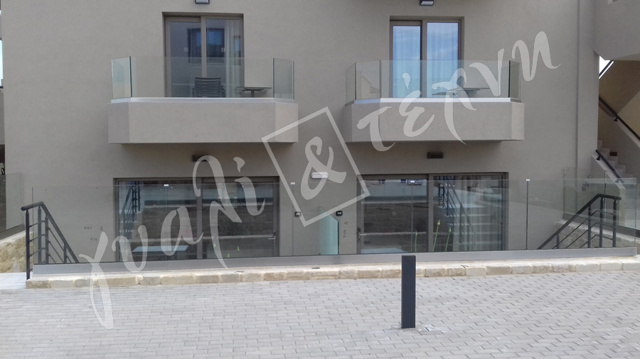 ΓΥΑΛΙΝΑ ΚΑΓΚΕΛΑ Γυάλινα κάγκελα,Χανιά,Κρήτη Ελλάδα,Γυάλινο κάγκελο στηθαία..