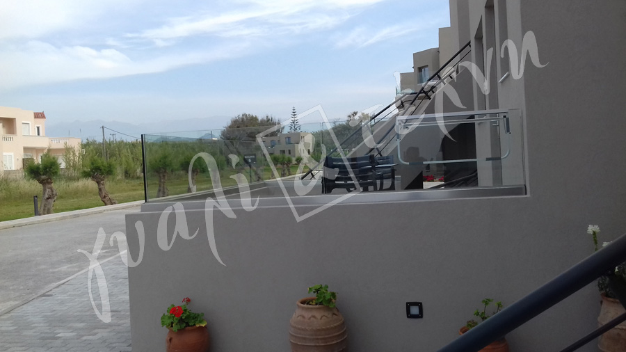 ΓΥΑΛΙΝΑ ΚΑΓΚΕΛΑ Γυάλινα κάγκελα,Χανιά,Κρήτη Ελλάδα,Γυάλινο κάγκελο στηθαία..