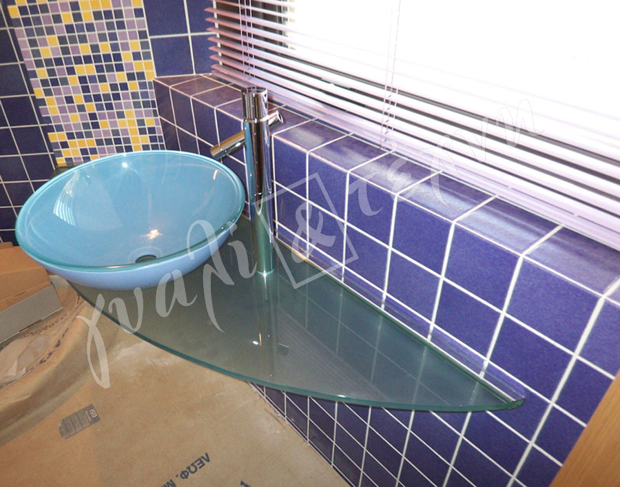 ΕΙΔΙΚΕΣ ΚΑΤΑΣΚΕΥΕΣ Ειδικές Γυάλινες Κατασκευές plexi glass, στεγαστρα Χανιά