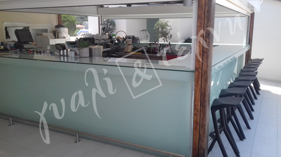 ΕΙΔΙΚΕΣ ΚΑΤΑΣΚΕΥΕΣ Ειδικές Γυάλινες Κατασκευές plexi glass, στεγαστρα Χανιά