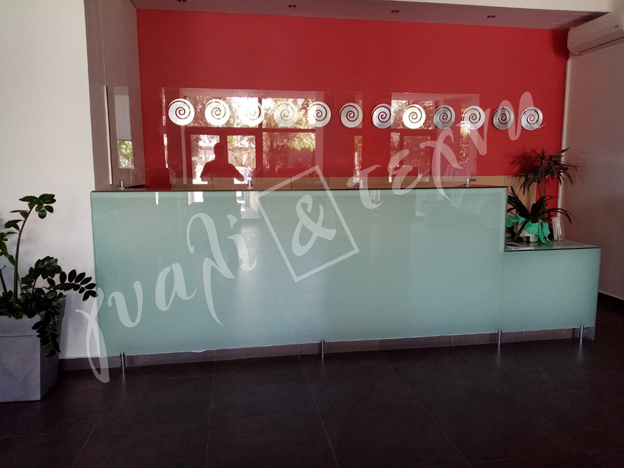 ΕΙΔΙΚΕΣ ΚΑΤΑΣΚΕΥΕΣ Ειδικές Γυάλινες Κατασκευές plexi glass, στεγαστρα Χανιά